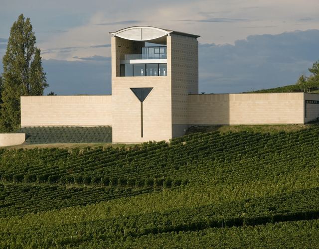 Chais du Château Faugères — Saint-Etienne-de-Lisse — Architecte : Mario Botta — BET : CETAB